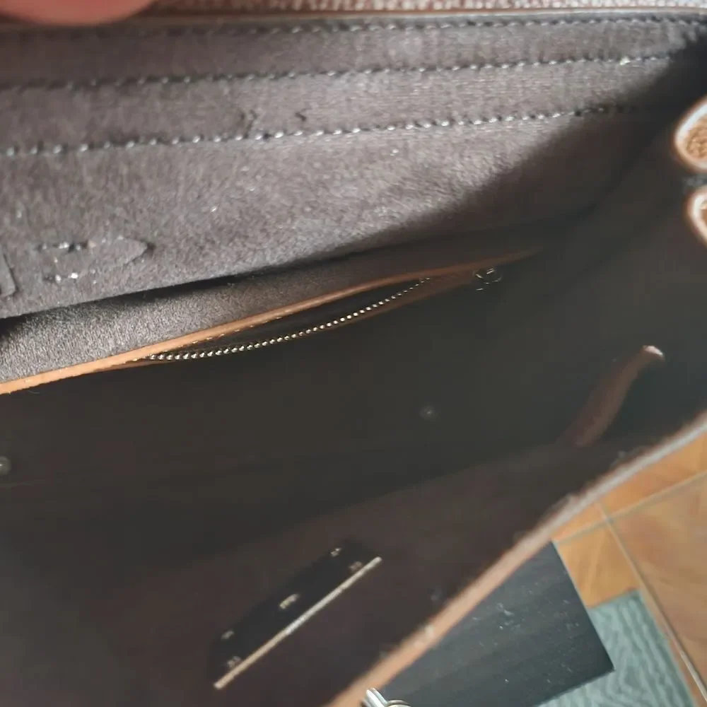 Kelly Styled Tan Leather Crossbody with Idole Miniature Charm
